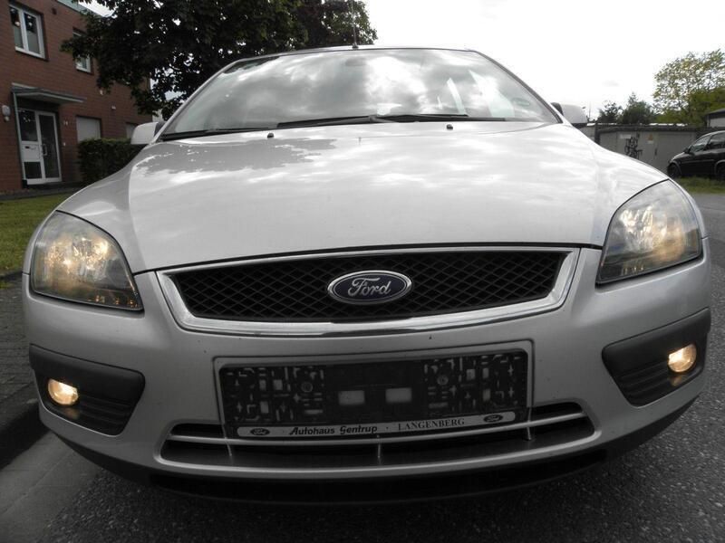 Silber Gebraucht 2007 Ford Focus Sport Kombi | 700 € - Bild 1/4