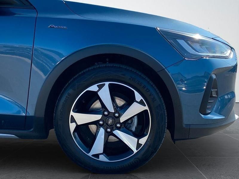 Gebraucht Ford Focus Active X 155 PS (114 kW) 2023 Chroma blau Limousine