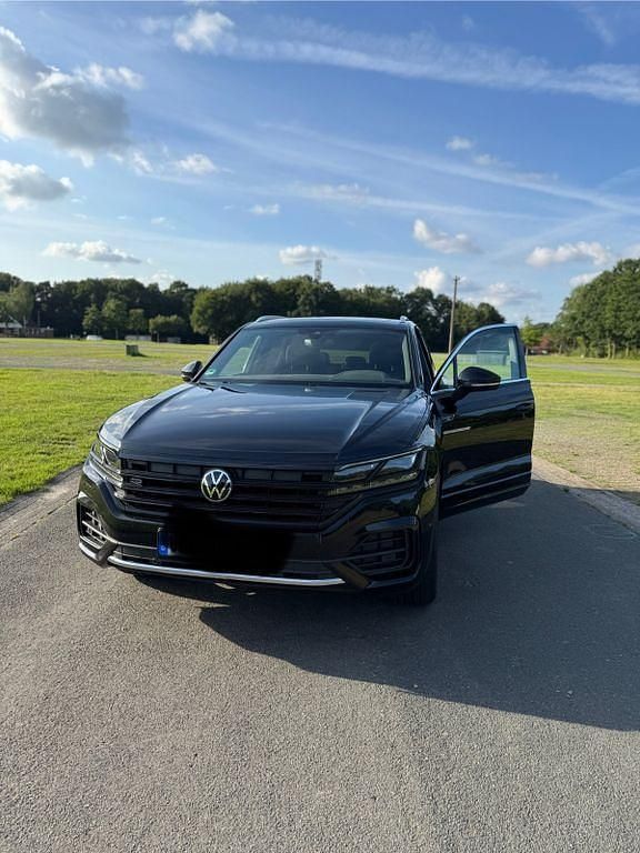 Schwarz Gebraucht 2022 VW Touareg Elegance SUV | 48.200 € (Fairer Preis) - Bild 1/4