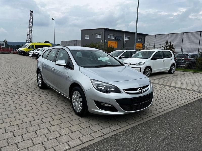 Silber Gebraucht 2015 Opel Astra Edition Kombi | 5.150 € (Guter Preis) - Bild 1/4
