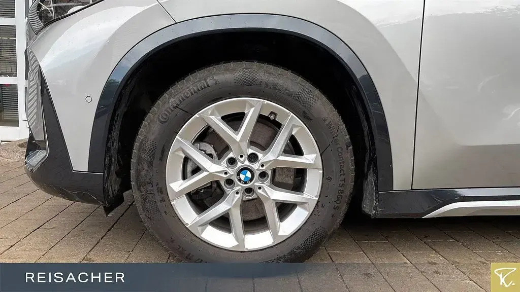 Gebraucht BMW iX1 Performance 200 kW (272 PS) 2023 Silber SUV