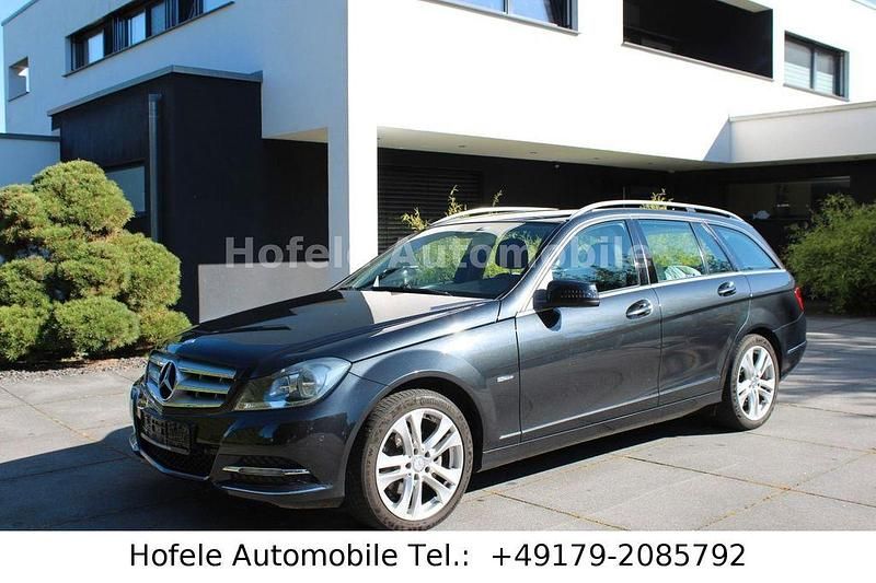 Schwarz Gebraucht 2011 Mercedes C200 Kombi | 10.450 € (Fairer Preis) - Bild 1/4