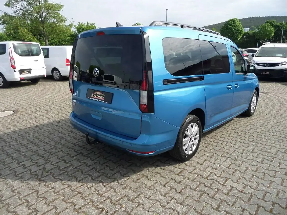 Gebraucht VW Caddy Life 114 PS (83 kW) 2023 Costa azul metallic Van / Kleinbus