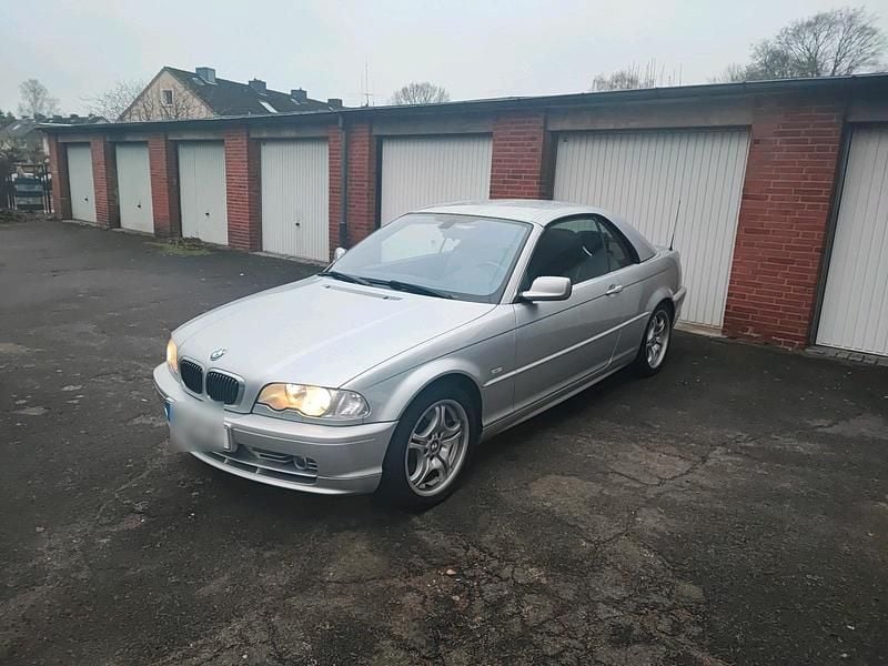 Silber Gebraucht 2001 BMW 330 Cabrio | 10.200 € (Fairer Preis) - Bild 1/4