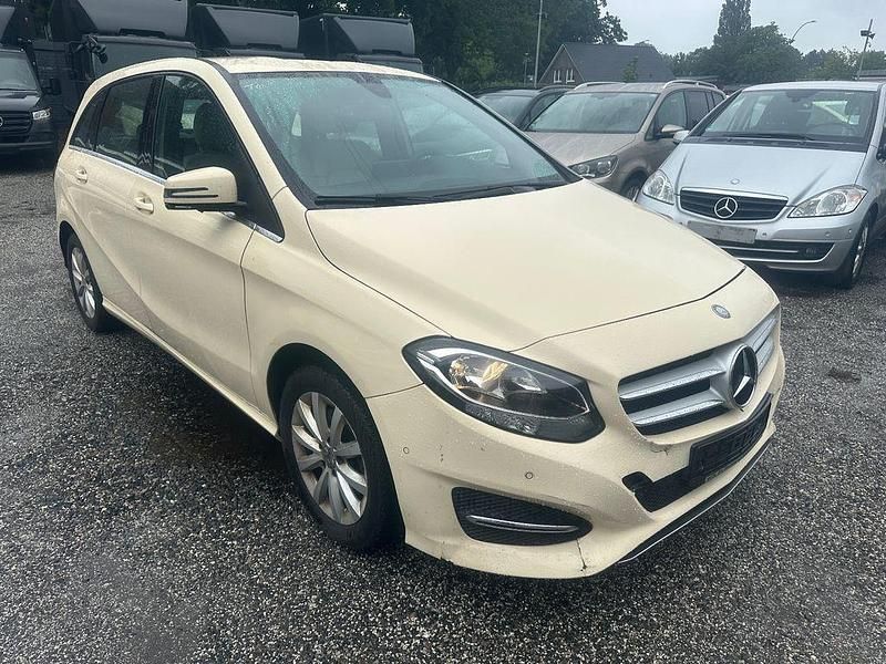 Beige Gebraucht 2014 Mercedes B180 Van / Kleinbus | 3.300 € (Etwas zu teuer) - Bild 1/4