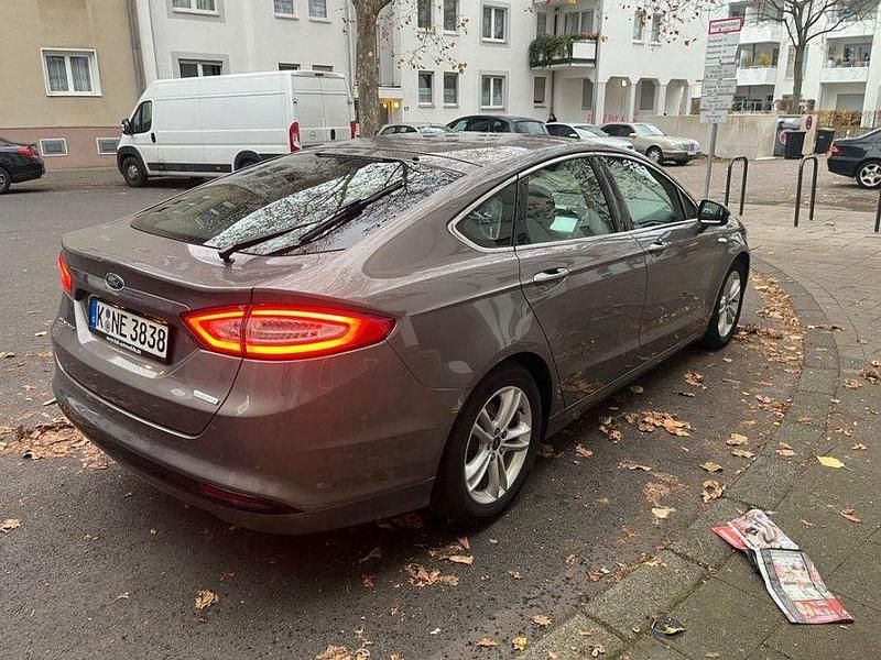 Gebraucht Ford Mondeo Titanium 160 PS (117 kW) 2015 Bronze Limousine