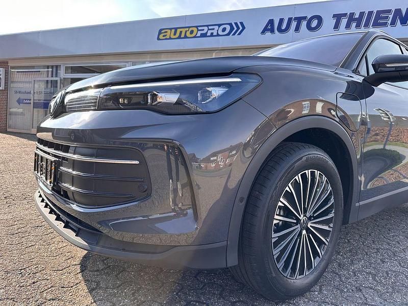 Neu VW Tiguan Life 204 PS (150 kW) 2026 Grau SUV