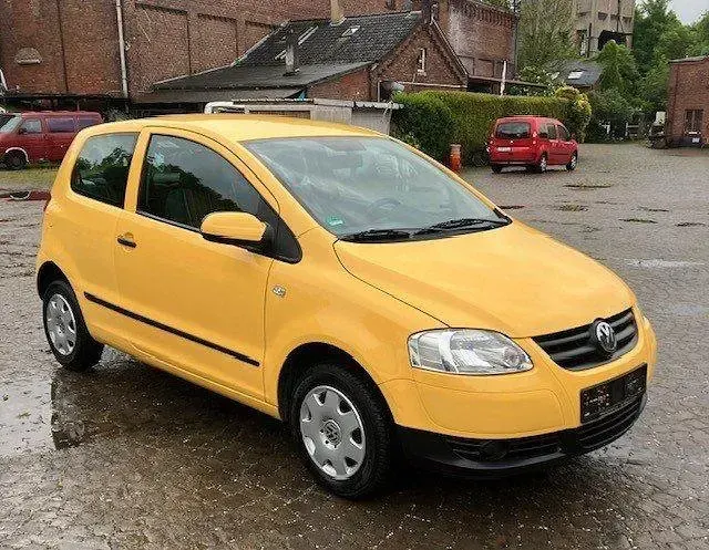 Gebraucht VW Fox 54 PS (39 kW) 2005 Gelb Kleinwagen