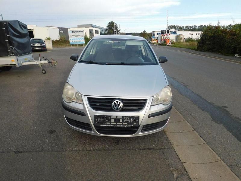 Silber Gebraucht 2006 VW Polo Trendline Kleinwagen | 1.750 € (Fairer Preis) - Bild 1/4