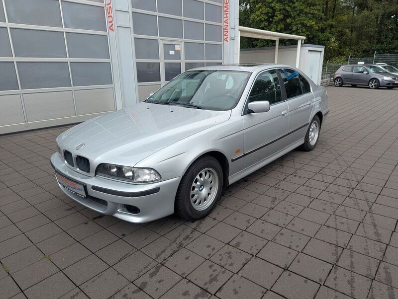 Silber Gebraucht 2000 BMW 520 Limousine | 4.950 € (Fairer Preis) - Bild 1/4