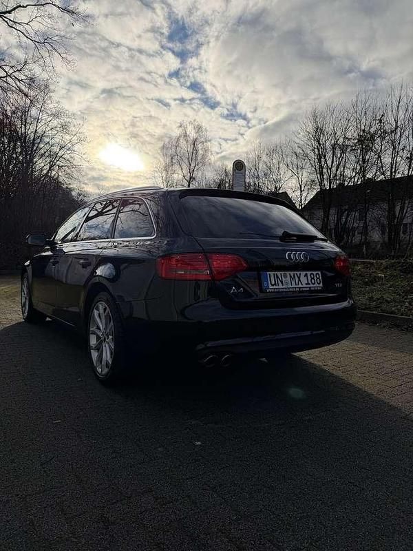 Gebraucht Audi A4 Ambiente 143 PS (105 kW) 2012 Schwarz Kombi