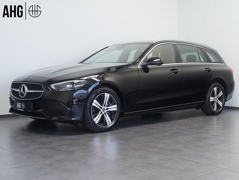 Schwarz Gebraucht 2024 Mercedes C200 Avantgarde Limousine | 33.980 € (Superpreis) - Bild 1/4