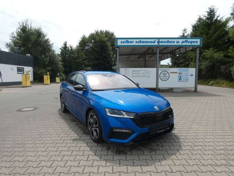 Raceblau metallic Gebraucht 2021 Skoda Octavia RS Kombi | 26.490 € (Guter Preis) - Bild 1/4
