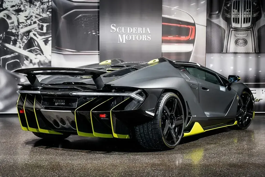 Gebraucht Lamborghini Centenario 770 PS (566 kW) 2018 Ad personam  grigio titan Cabrio