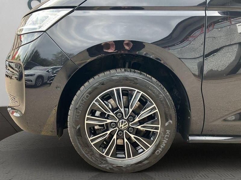 Gebraucht VW Multivan Life 204 PS (150 kW) 2025 Deep black perleffekt Van / Kleinbus