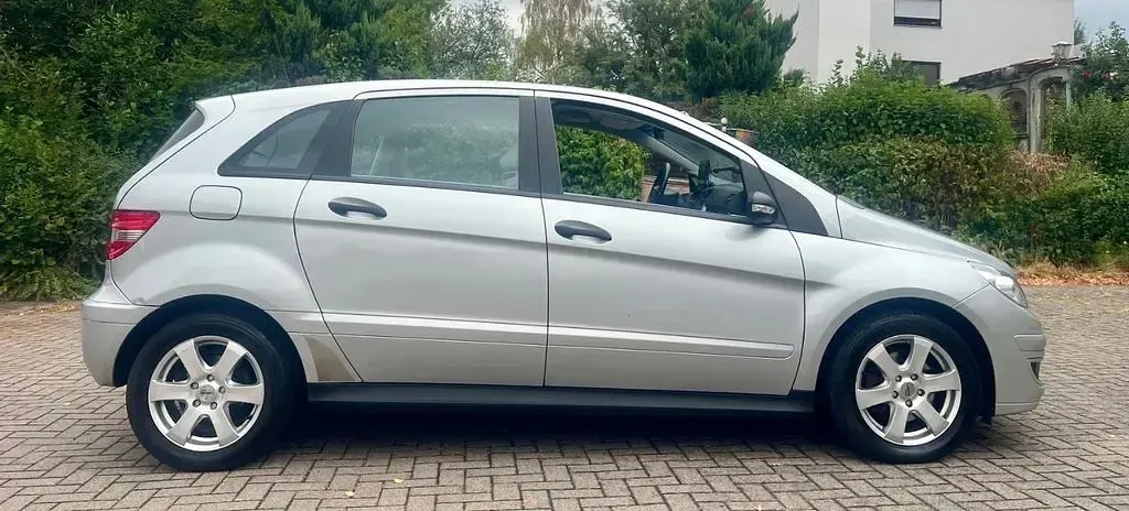 Gebraucht Mercedes B200 136 PS (100 kW) 2006 Silber Van / Kleinbus