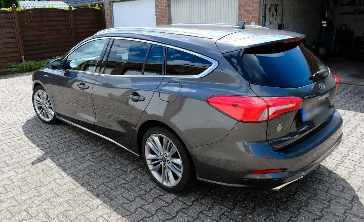 Gebraucht Ford Focus Vignale 182 PS (133 kW) 2019 Grau Kombi