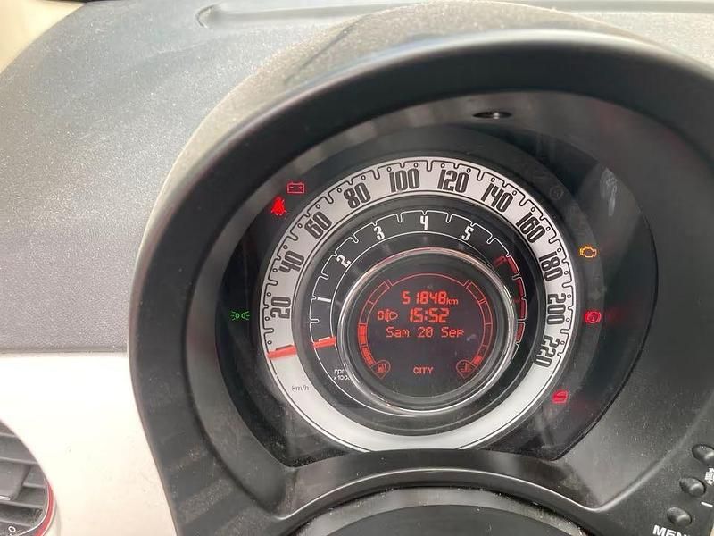 Weiß Gebraucht 2012 Fiat 500 Lounge Kleinwagen | 5.500 € (Guter Preis) - Bild 1/4