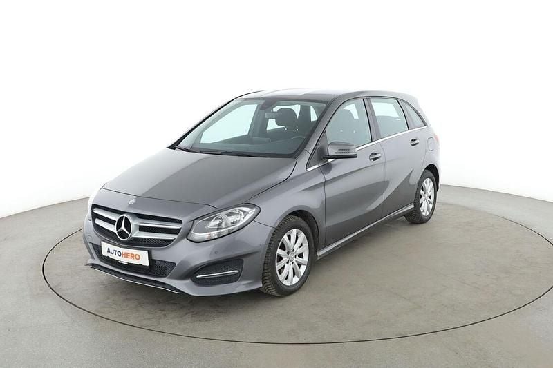 Grau Gebraucht 2015 Mercedes B180 Style Van / Kleinbus | 12.820 € (Fairer Preis) - Bild 1/3