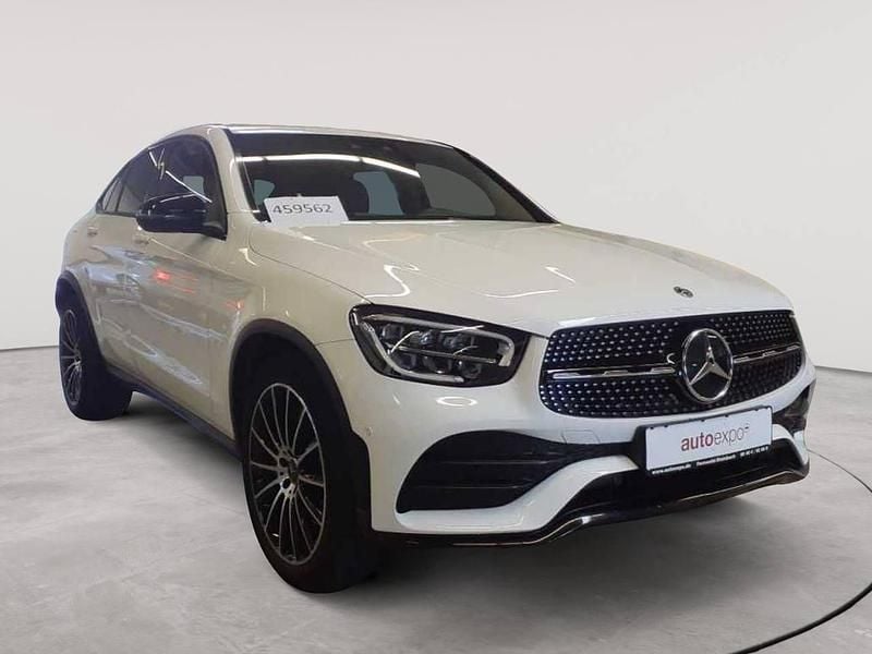 Polarweiß Gebraucht 2020 Mercedes GLC220 AMG line Coupé | 43.990 € (Fairer Preis) - Bild 1/4