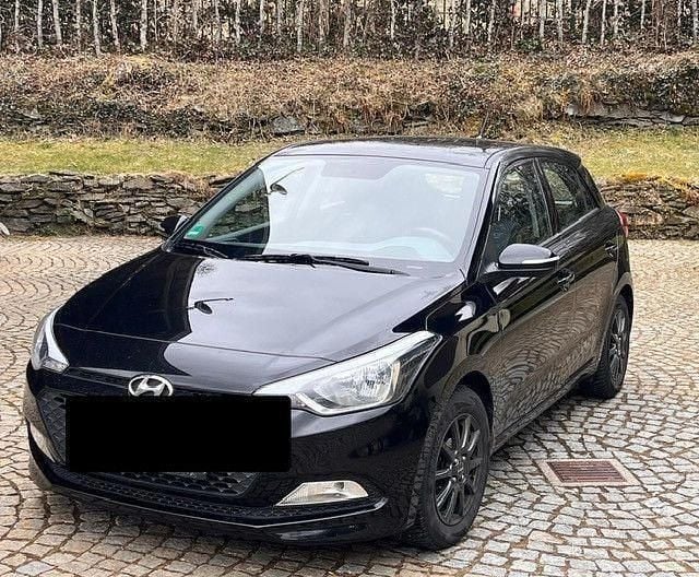 Gebraucht Hyundai i20 Classic 75 PS (55 kW) 2018 Schwarz Kleinwagen