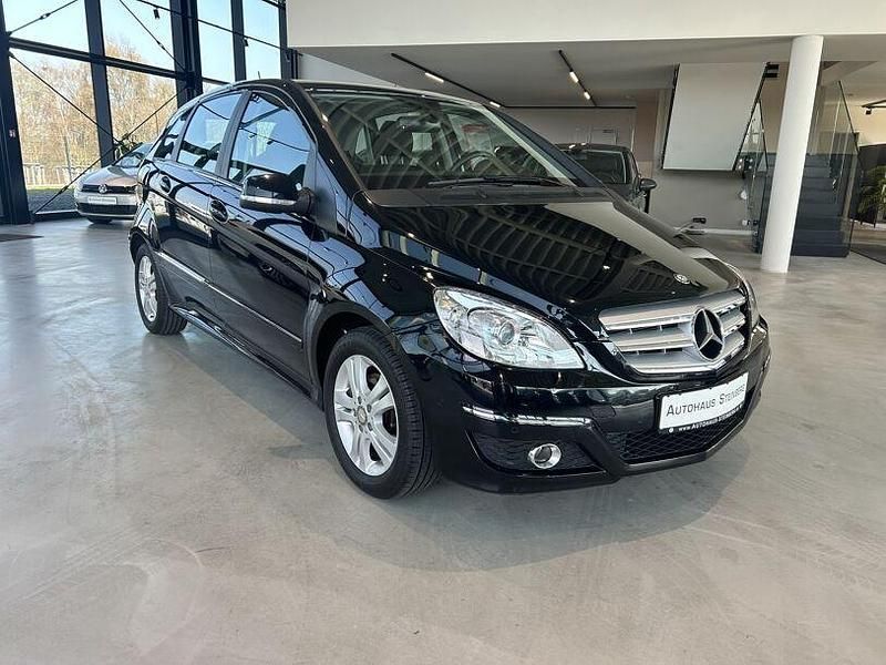 Gebraucht Mercedes B200 136 PS (100 kW) 2011 Schwarz Van / Kleinbus