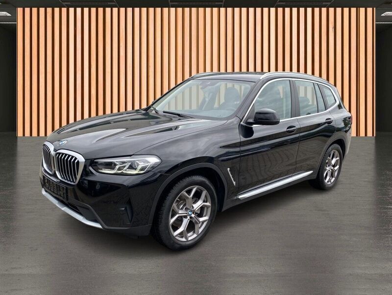 Gebraucht BMW X3 Performance 184 PS (135 kW) 2023 Schwarz black sapphire metallic (metallic) SUV