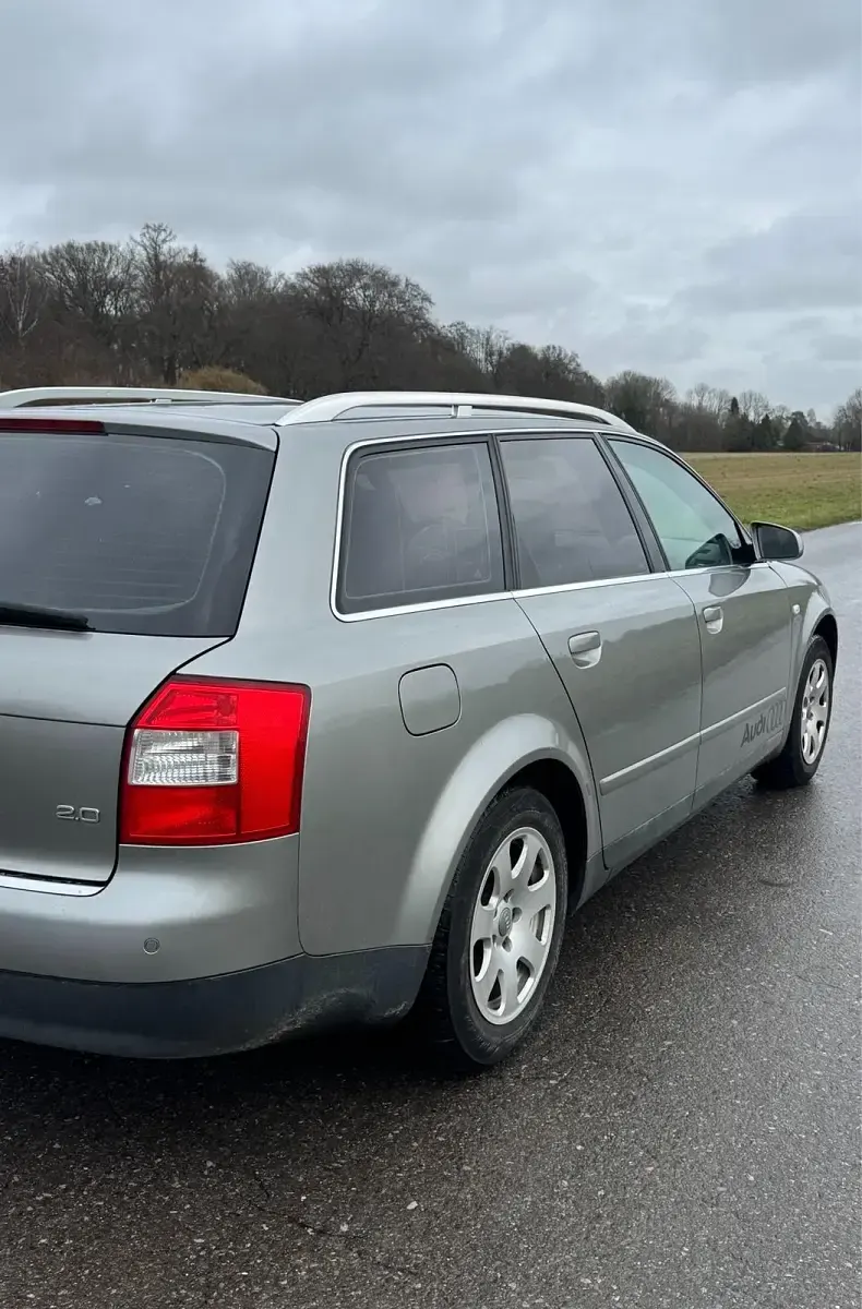 Gebraucht Audi A4 130 PS (95 kW) 2003 Grau Kombi