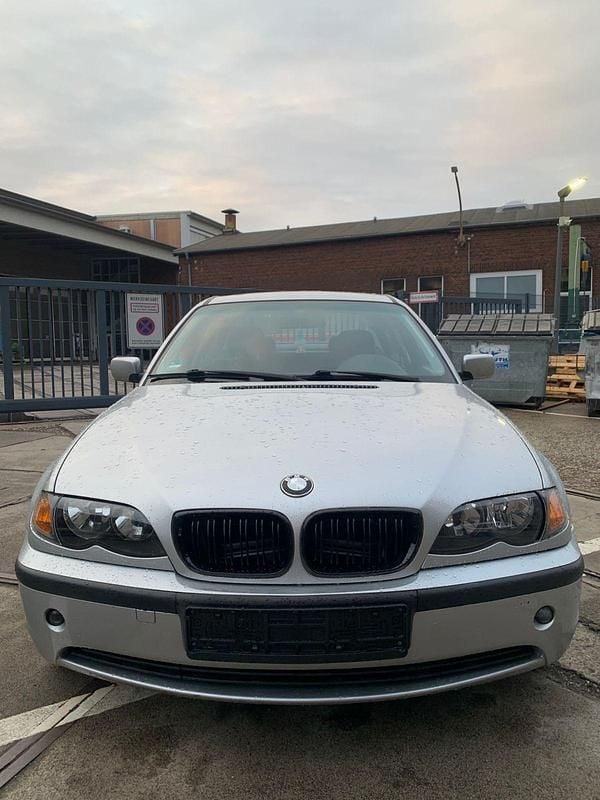 Gebraucht BMW 316 116 PS (85 kW) 2003 Silber Limousine