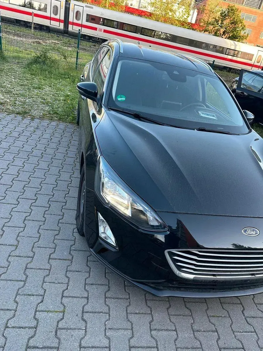 Gebraucht Ford Focus Titanium 120 PS (88 kW) 2021 Grau Kombi