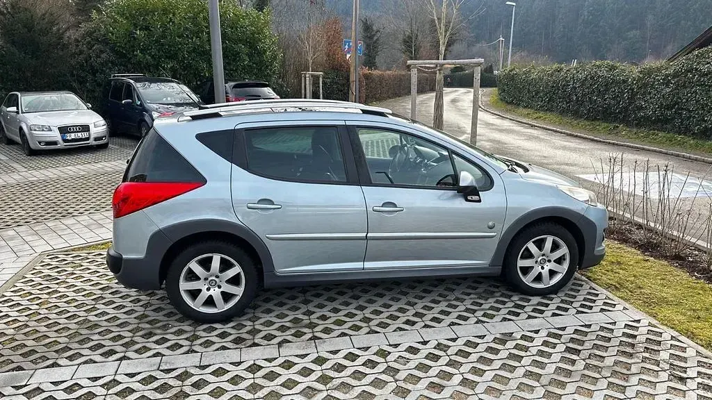 Gebraucht Peugeot 207 Premium 163 PS (119 kW) 2011 Blau Kombi