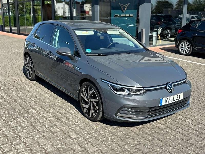 Gebraucht VW Golf VIII Style 190 PS (139 kW) 2022 Delfingrau metallic Kleinwagen