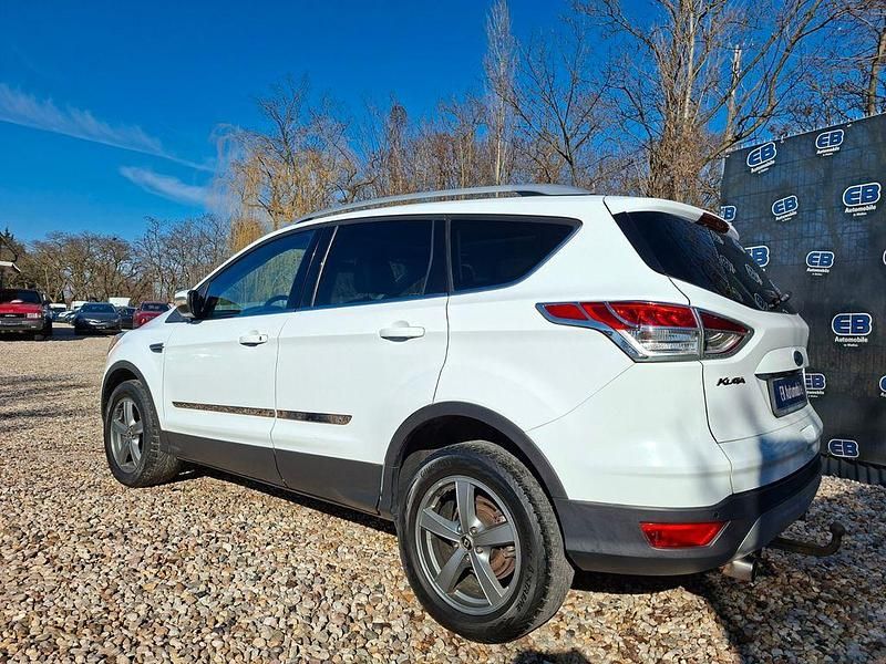 Gebraucht Ford Kuga Titanium 179 PS (131 kW) 2015 Weiß SUV