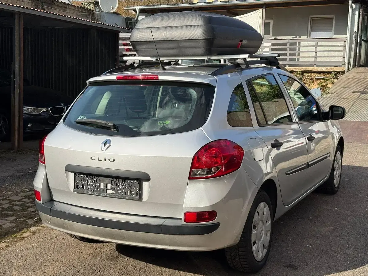 Gebraucht Renault Clio GrandTour Expression 68 PS (50 kW) 2010 Grau Kombi