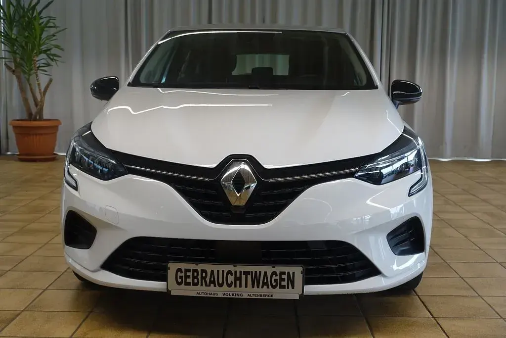 Gebraucht Renault Clio V Equilibre 67 PS (49 kW) 2023 Weiß Limousine