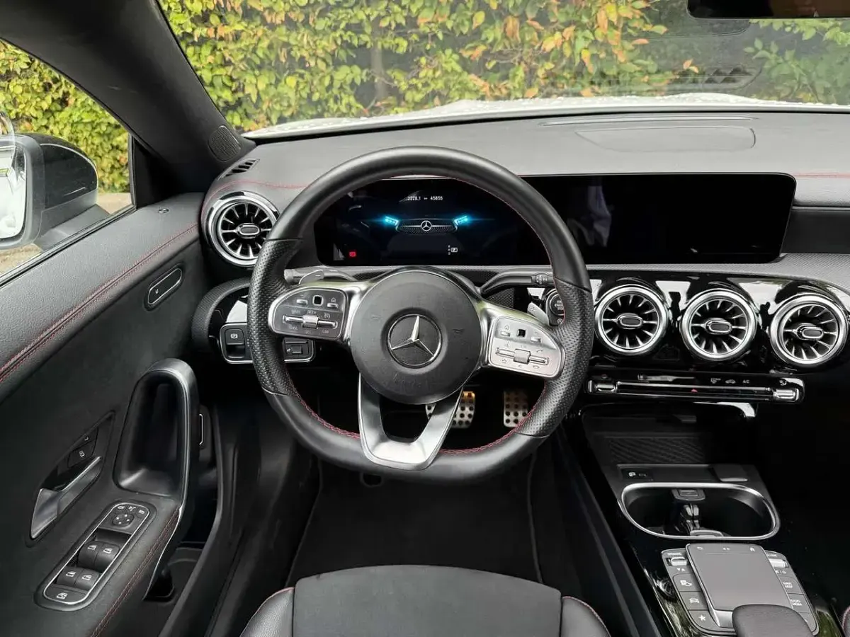 Gebraucht Mercedes CLA180 AMG line 136 PS (100 kW) 2021 Weiß Coupé
