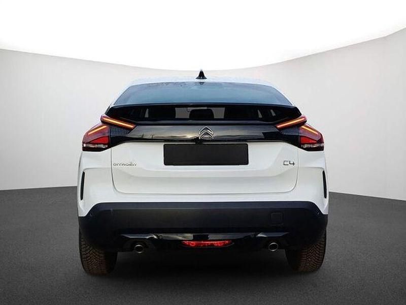 Second-hand Citroën C4 Feel 131 CP (96 kW) 2023 Alb Berlinǎ