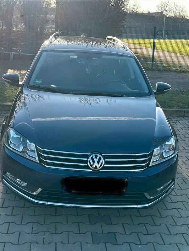 Gebraucht VW Passat 160 PS (117 kW) 2014 Blau Kombi