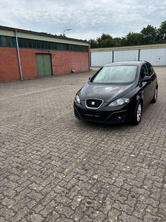 Schwarz Gebraucht 2010 Seat Altea Van / Kleinbus | 2.300 € (Fairer Preis) - Bild 1/4