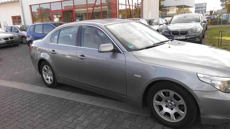 Gebraucht BMW 523 177 PS (130 kW) 2006 Grau Limousine