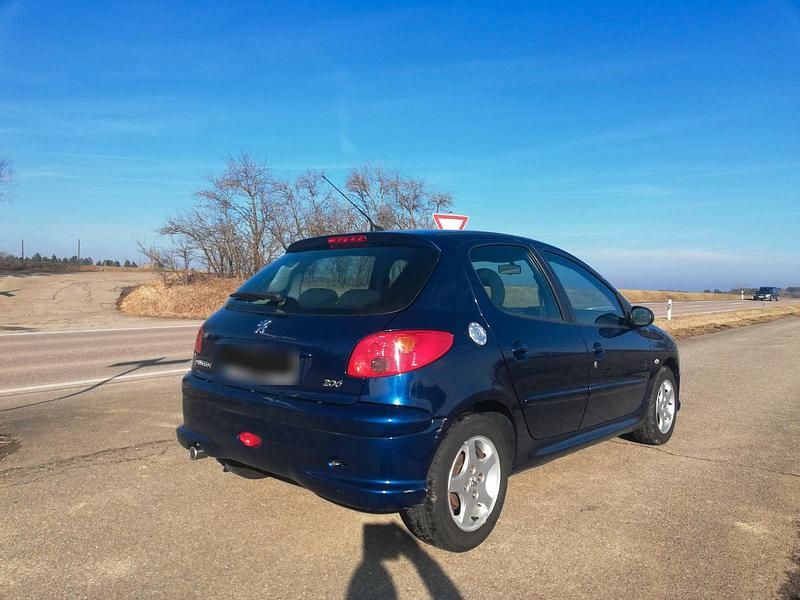 Gebraucht Peugeot 206 75 PS (55 kW) 2008 Blau Kleinwagen