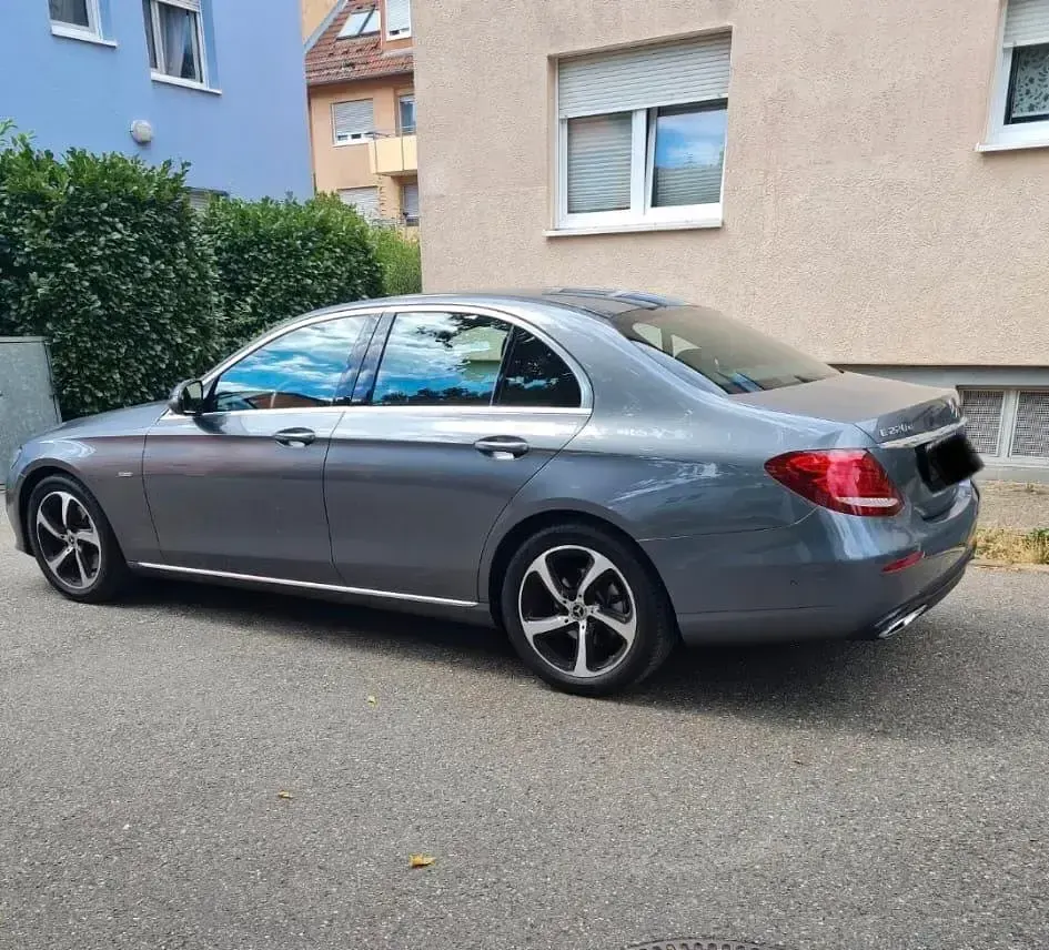 Gebraucht Mercedes E220 Edition 194 PS (142 kW) 2019 Grau Limousine