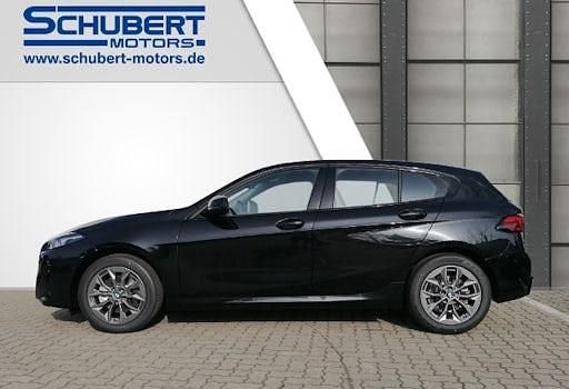Neu BMW 116 122 PS (89 kW) 2026 Schwarz Kleinwagen