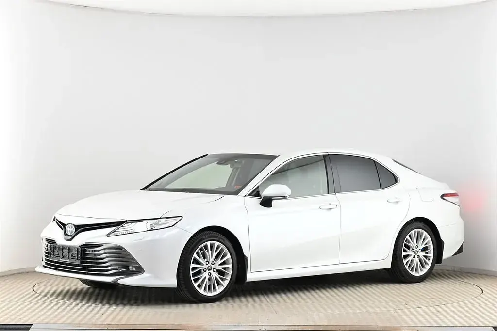 Gebraucht Toyota Camry Hybrid Executive 178 PS (130 kW) 2019 Weiß Limousine