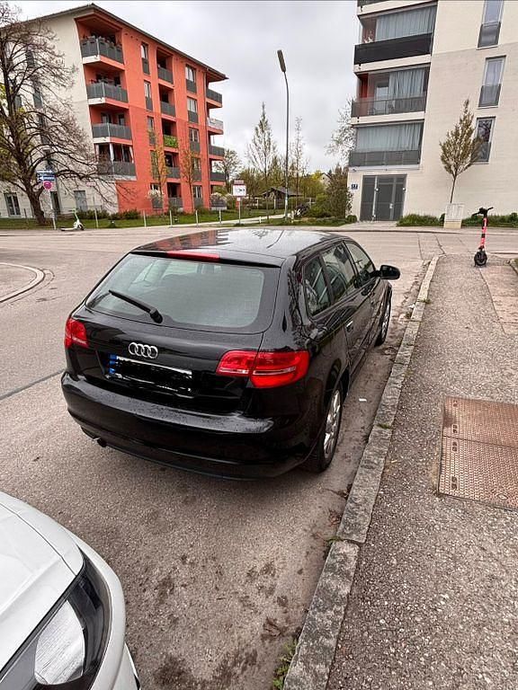 Second-hand Audi A3 Ambiente 105 CP (77 kW) 2011 Negru Hatchback