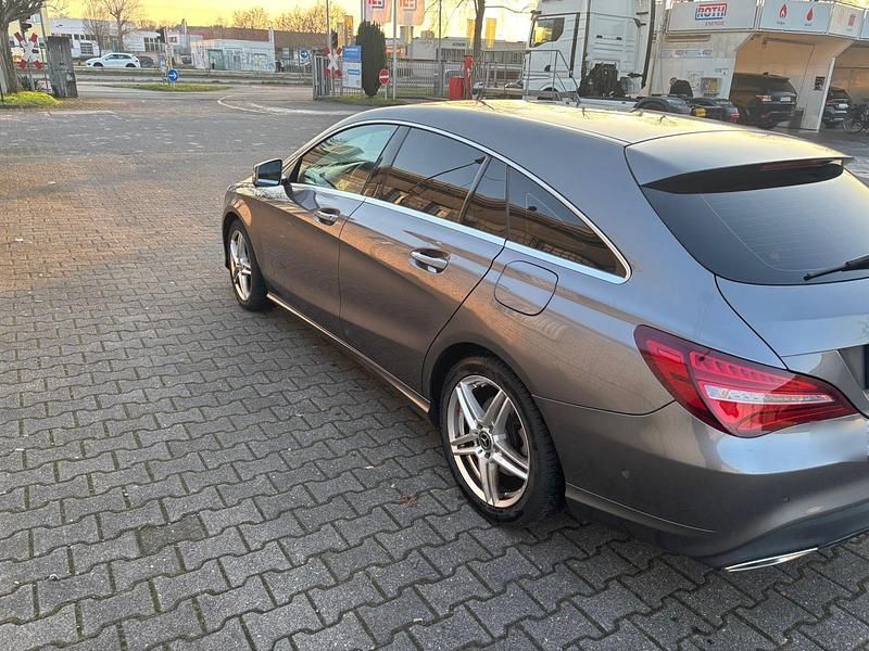 Gebraucht Mercedes CLA220 2018 Grau Limousine