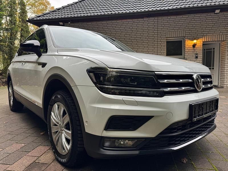 Gebraucht VW Tiguan Allspace IQ Drive 150 PS (110 kW) 2019 Weiß SUV