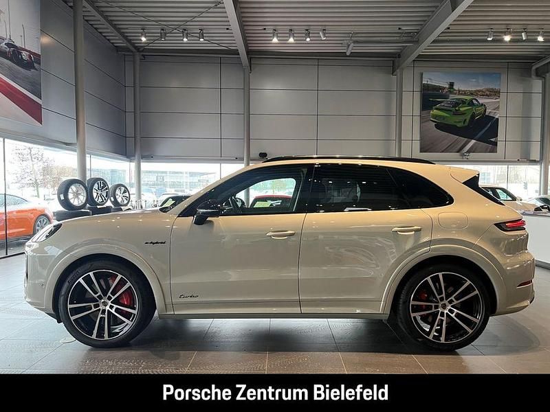Gebraucht Porsche Cayenne Turbo E-Hybrid 740 PS (544 kW) 2025 Cashmerebeigemetallic SUV
