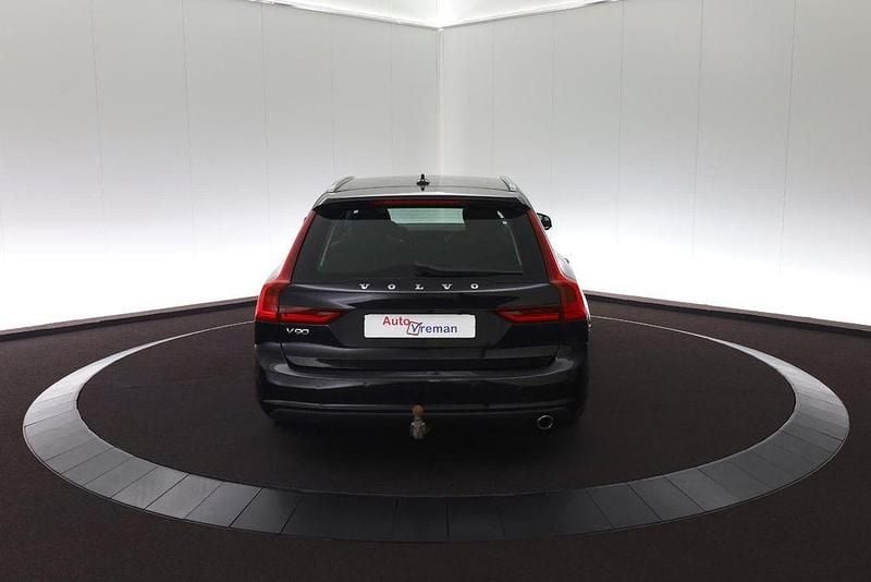 Gebraucht Volvo V90 Momentum 150 PS (110 kW) 2017 Schwarz Kombi