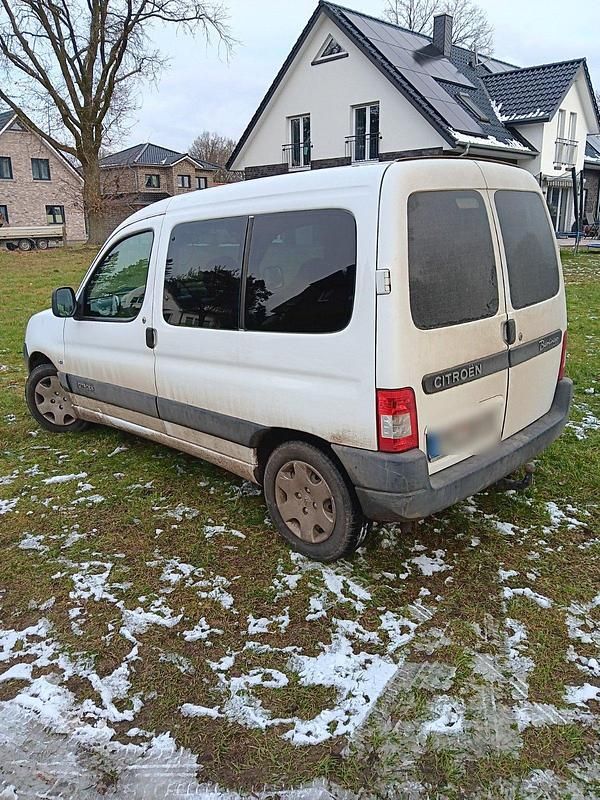Weiß Gebraucht 2007 Citroën Berlingo Van / Kleinbus | 900 € (Superpreis) - Bild 1/4
